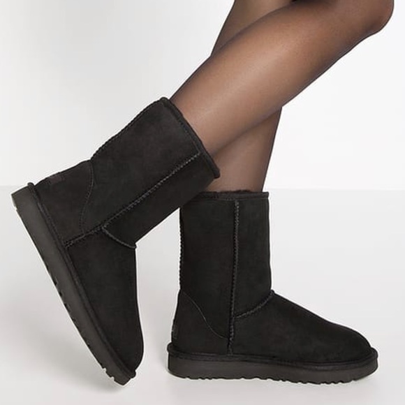 UGG Australia Classic Short Black Leather NWB - Picture 2 of 7